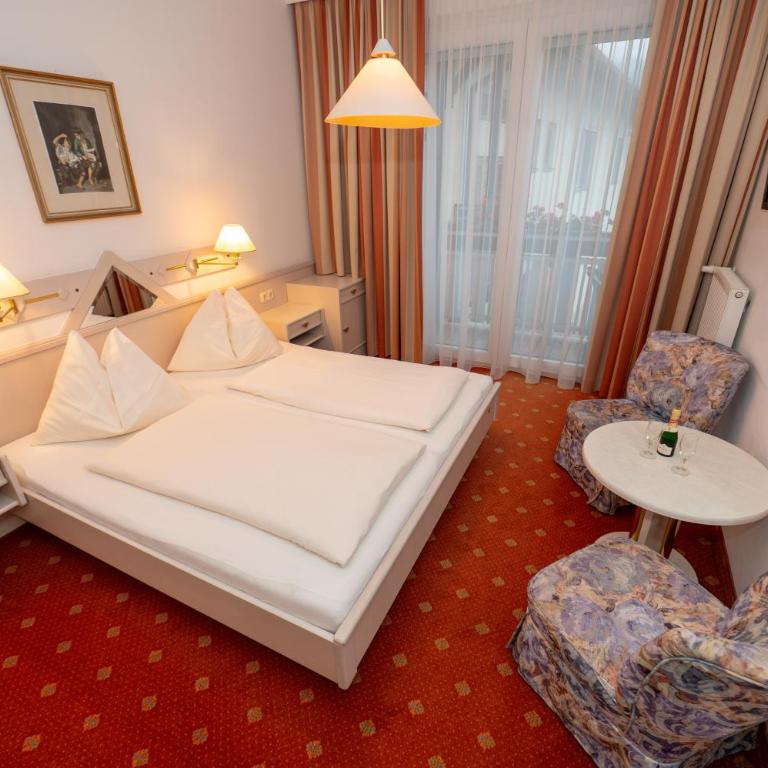 Pension & Apartments Ertl - Double Room with Balcony - 2