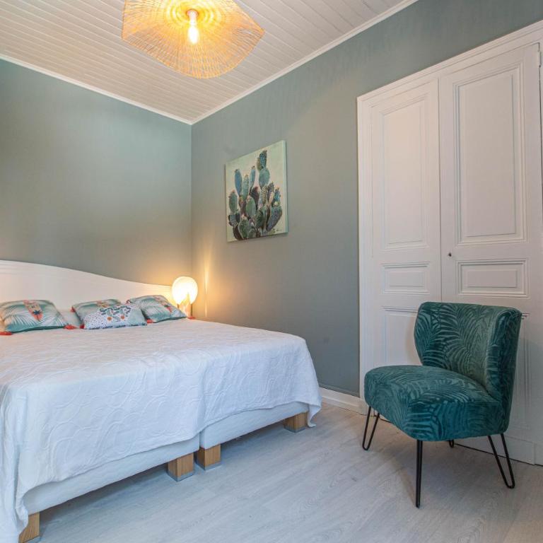 Villa Souleillous, basco landaise de prestige, 500m de la plage - Villa - 24