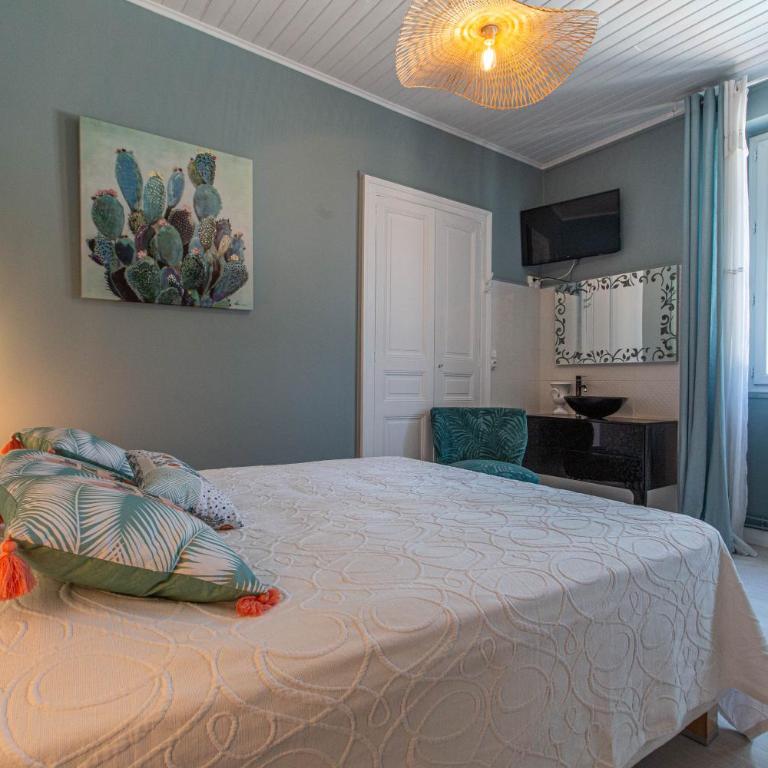 Villa Souleillous, basco landaise de prestige, 500m de la plage - Villa - 25