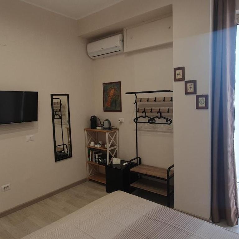 Tony & Doris Home - Deluxe Double Room with Balcony - 6
