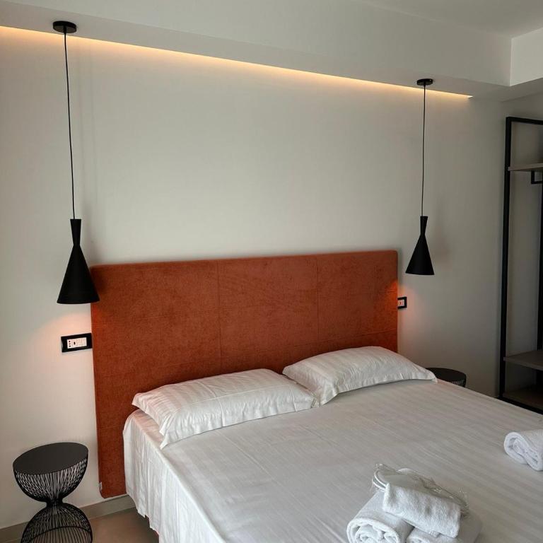 Amani Chic Rooms - Camera Matrimoniale con Bagno Privato - 9