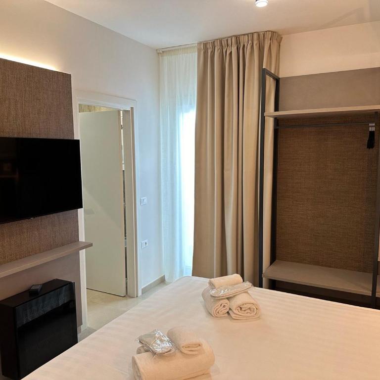 Amani Chic Rooms - Camera Matrimoniale con Bagno Privato - 3