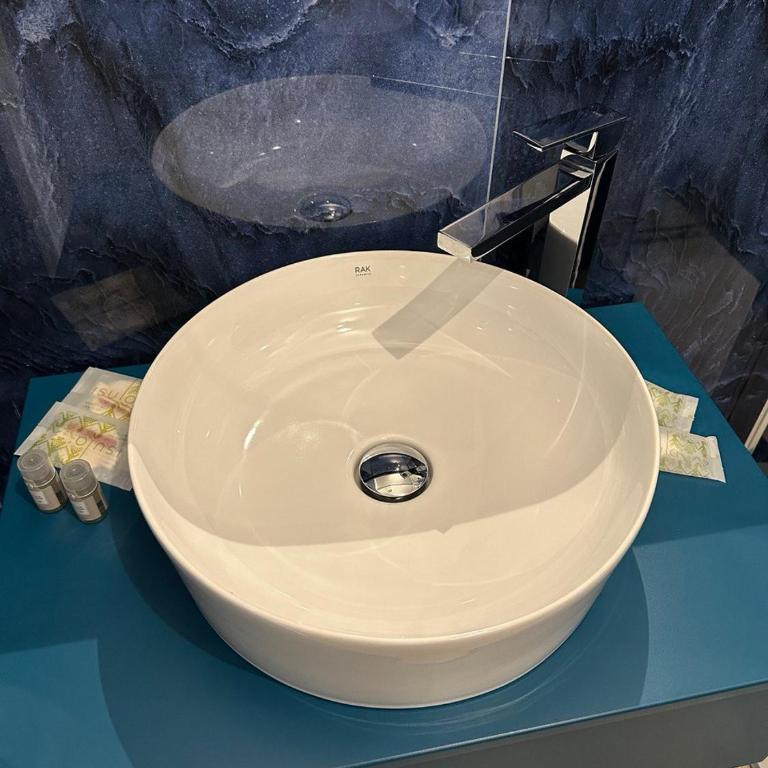 Amani Chic Rooms - Camera Matrimoniale con Bagno Privato - 18