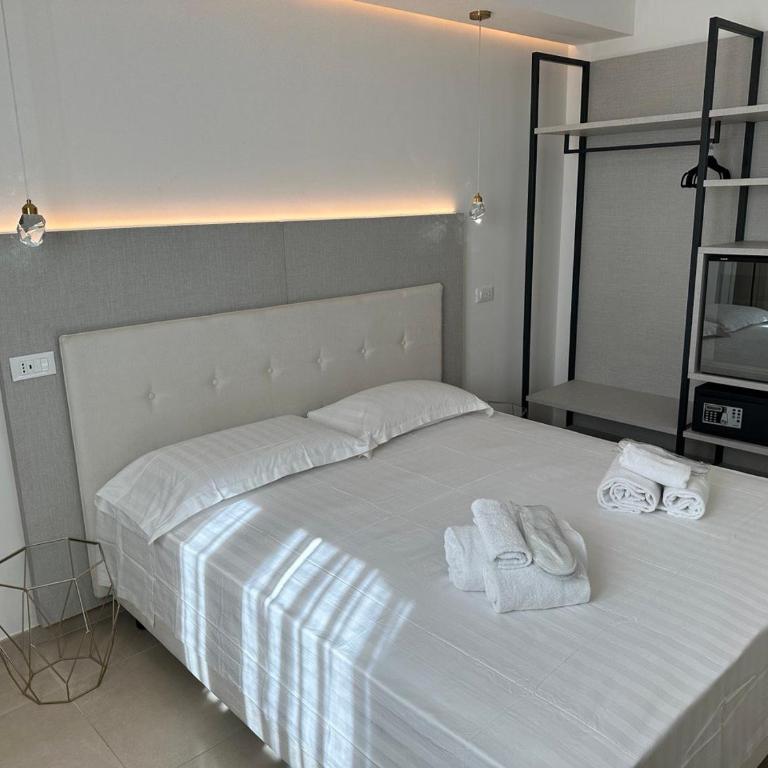 Amani Chic Rooms - Camera Matrimoniale con Bagno Privato - 6