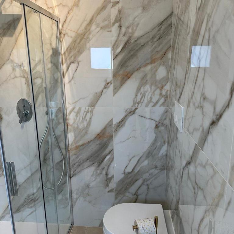 Amani Chic Rooms - Camera Matrimoniale con Bagno Privato - 18