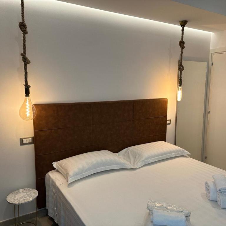 Amani Chic Rooms - Camera Matrimoniale con Bagno Privato - 8