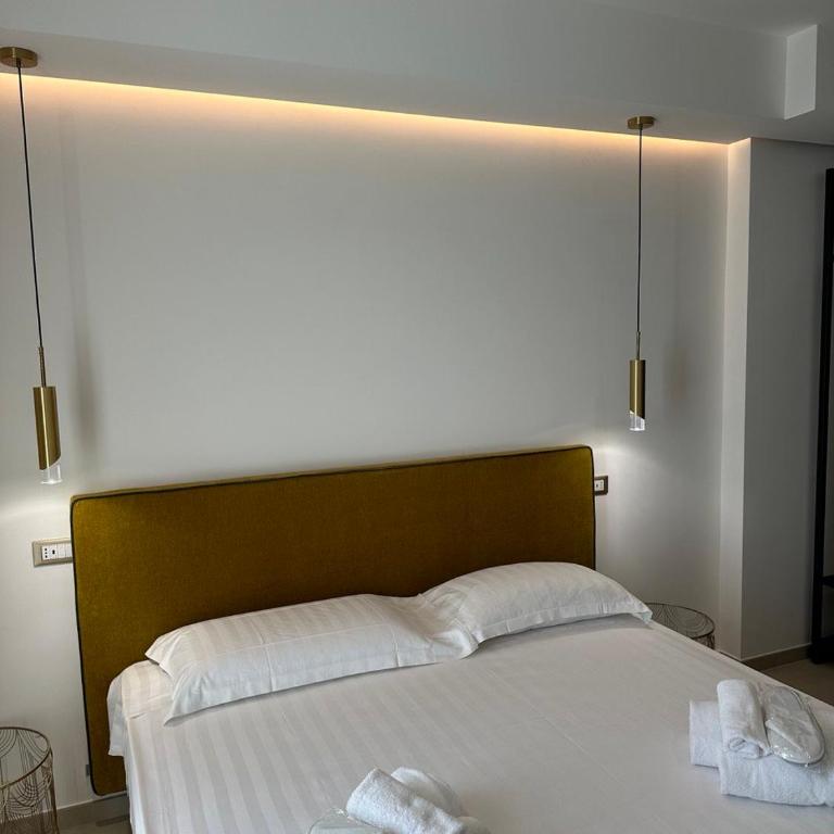 Amani Chic Rooms - Camera Matrimoniale con Bagno Privato - 2