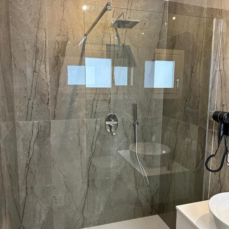 Amani Chic Rooms - Camera Matrimoniale con Bagno Privato - 15