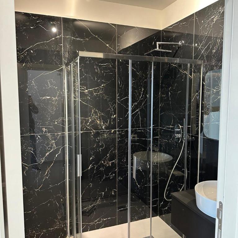 Amani Chic Rooms - Camera Matrimoniale con Bagno Privato - 13