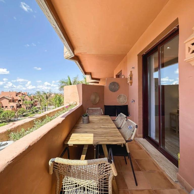 Sea Views Indoor Pool Sauna Gym Wifi - Apartment - 29