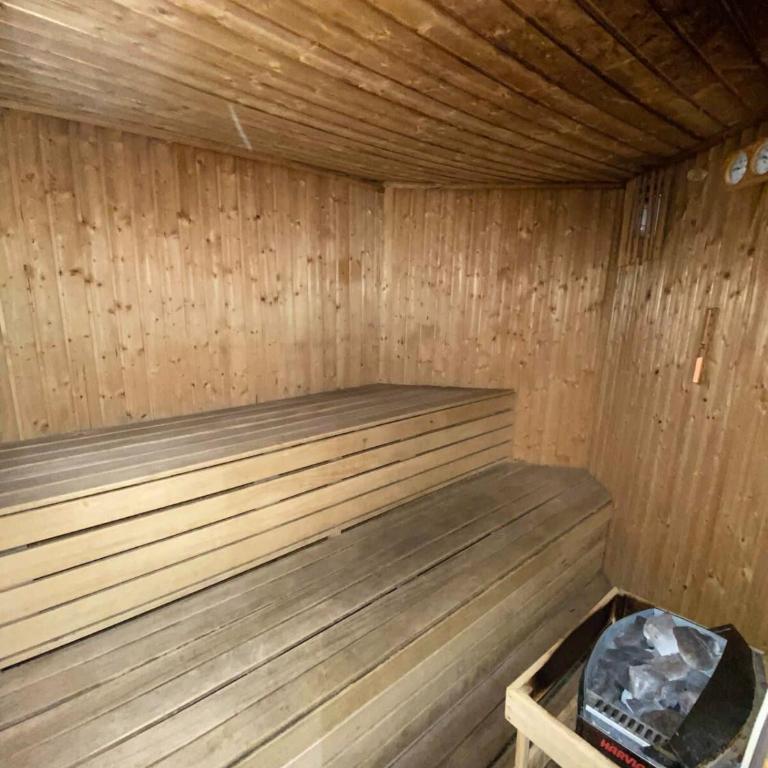 Sea Views Indoor Pool Sauna Gym Wifi - Apartment - 32