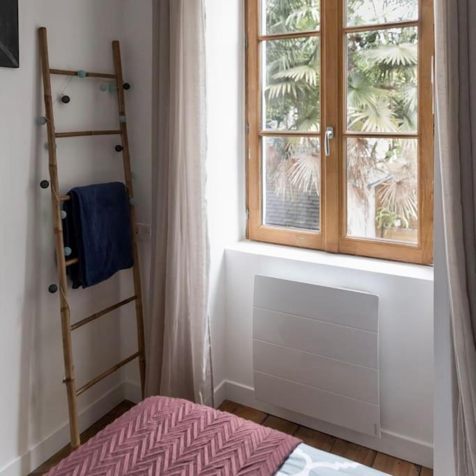 Maison et appartement attenant pour 10 personnes avec terrasse, cour et parking - Villa - 23