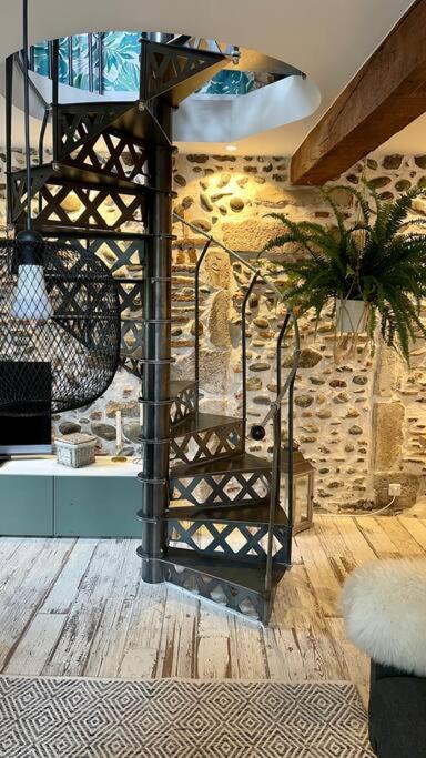 Maison et appartement attenant pour 10 personnes avec terrasse, cour et parking - Villa - 11