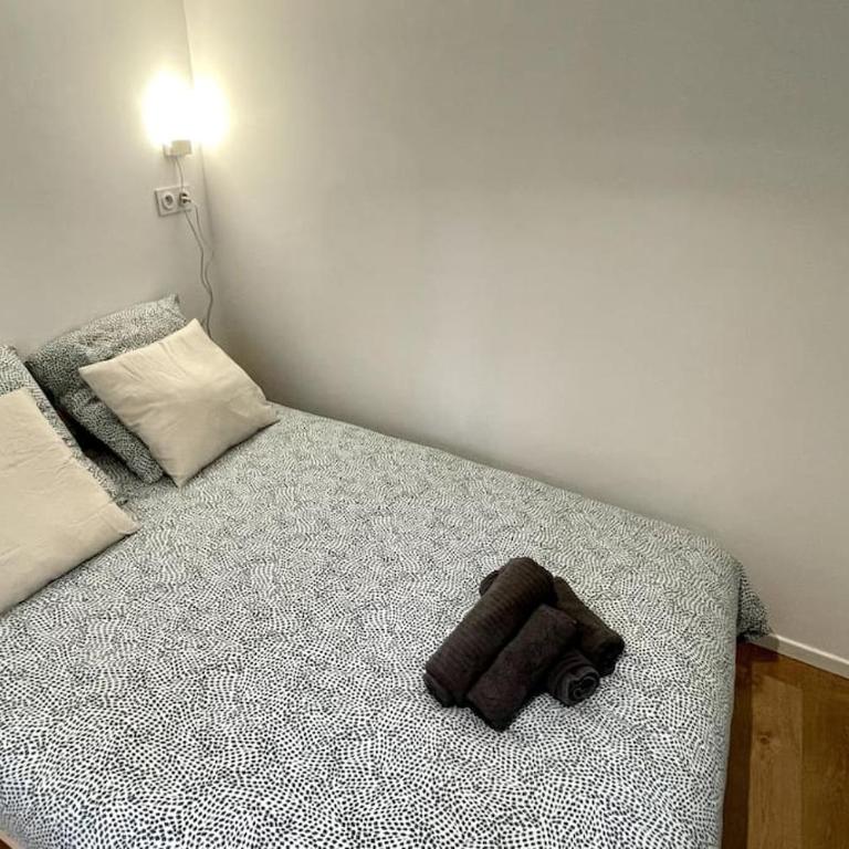 Maison et appartement attenant pour 10 personnes avec terrasse, cour et parking - Villa - 30