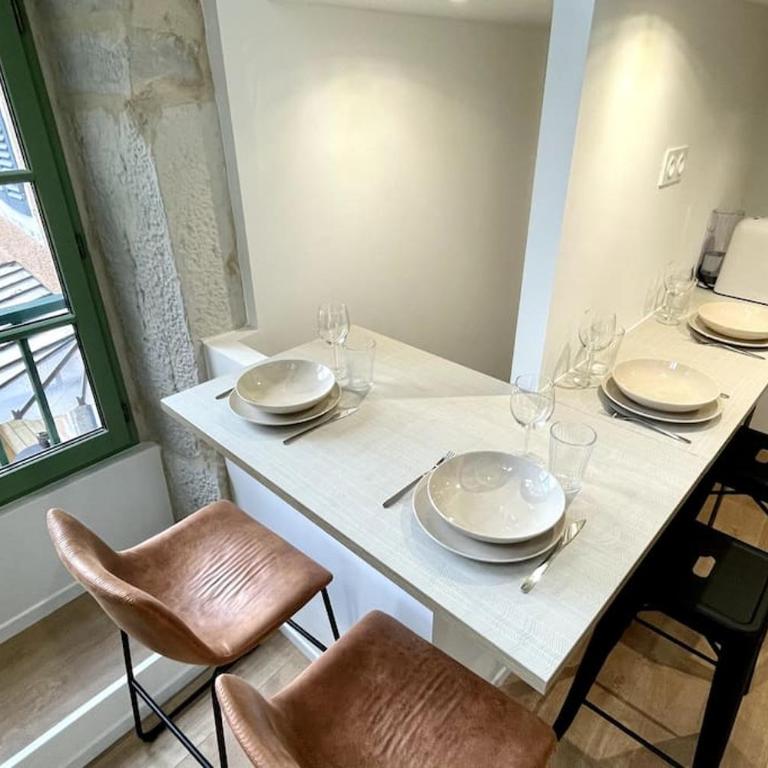 Maison et appartement attenant pour 10 personnes avec terrasse, cour et parking - Villa - 33