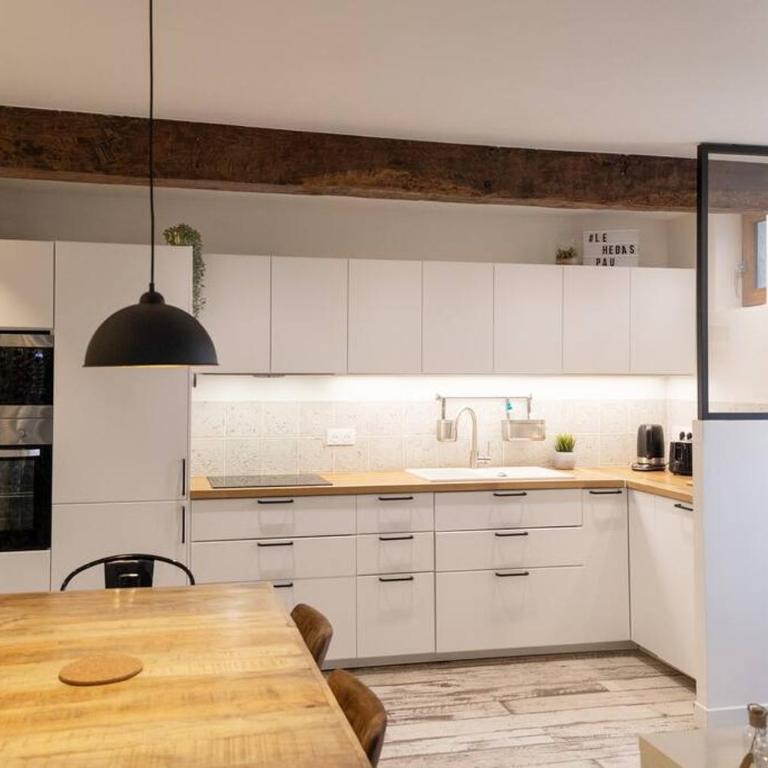 Maison et appartement attenant pour 10 personnes avec terrasse, cour et parking - Villa - 42