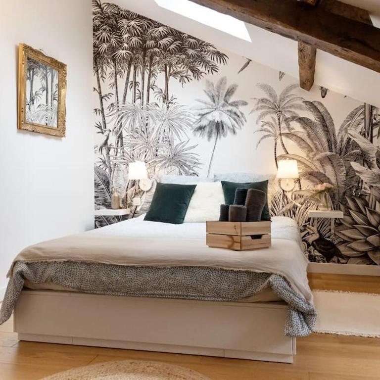 Maison et appartement attenant pour 10 personnes avec terrasse, cour et parking - Villa - 53