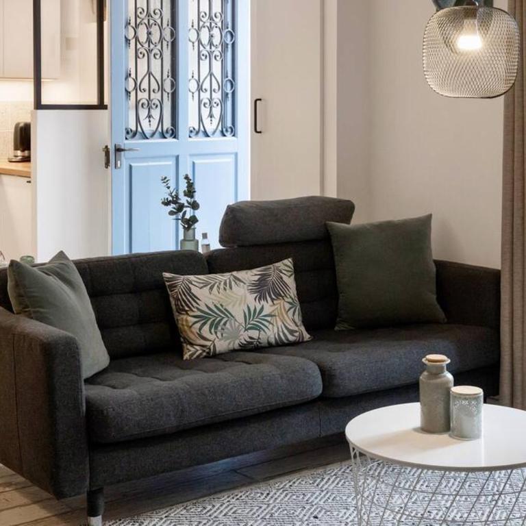 Maison et appartement attenant pour 10 personnes avec terrasse, cour et parking - Villa - 60
