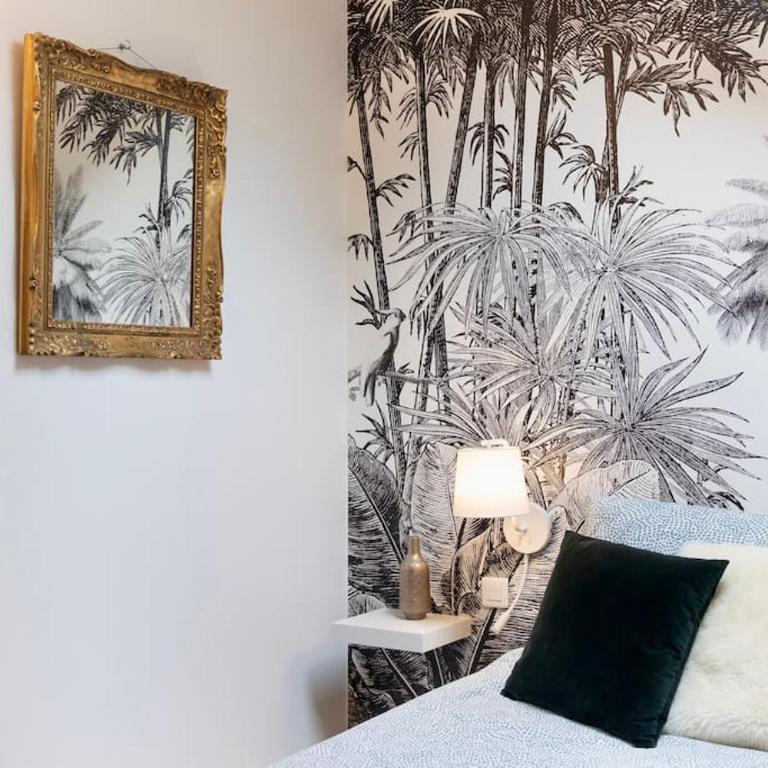 Maison et appartement attenant pour 10 personnes avec terrasse, cour et parking - Villa - 79