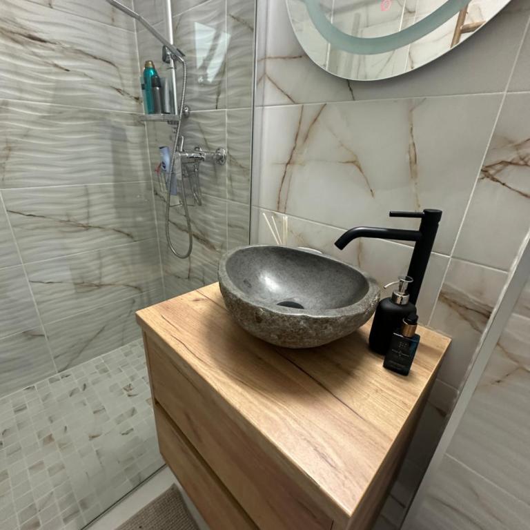 Studio magnifique avec terrasse spacieuse Loèche-les-Bains Vacances - Apartamento de 1 dormitorio - 20
