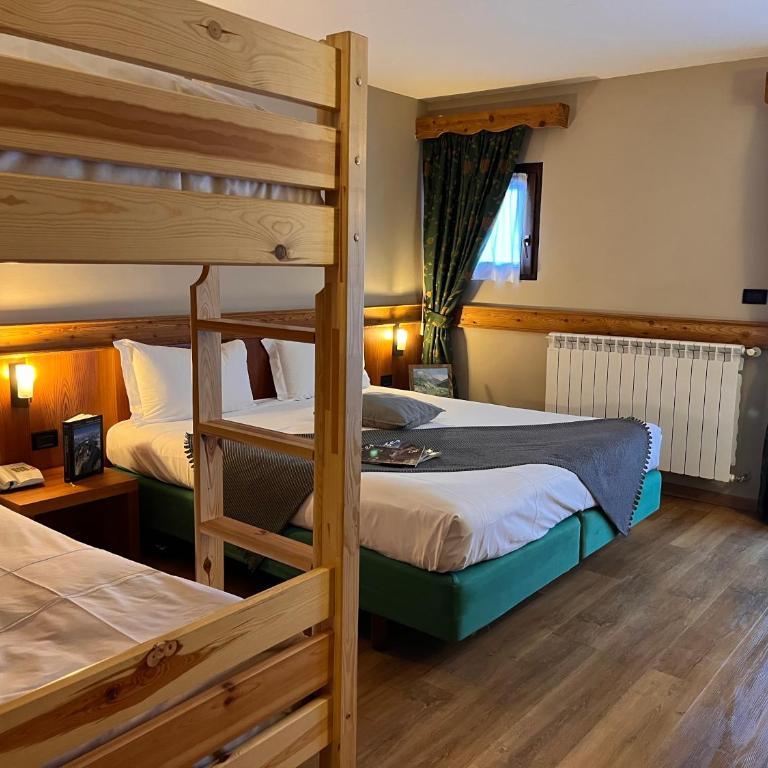 Hotel De Champoluc - Camera Quadrupla con Balcone - 5