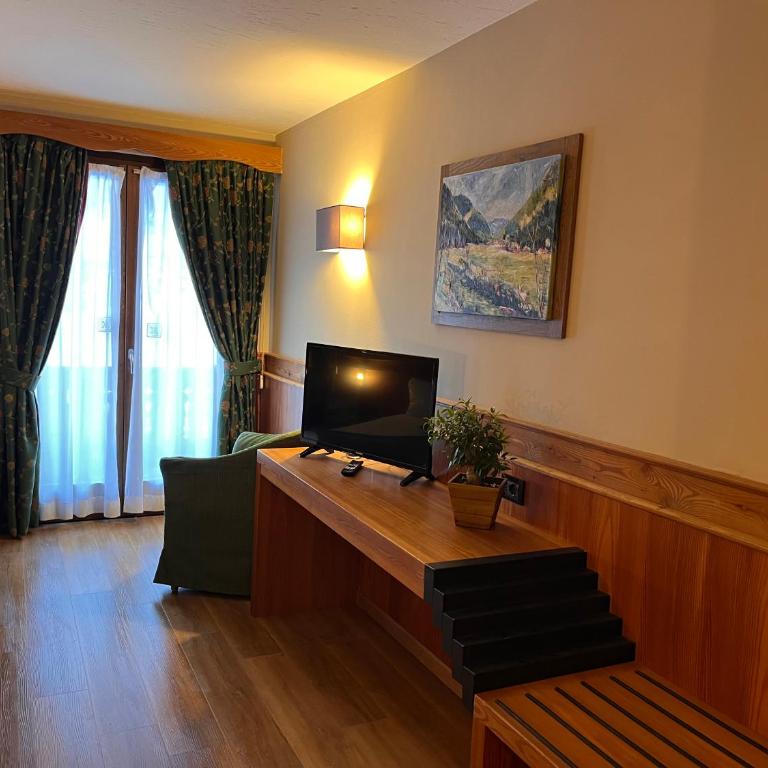 Hotel De Champoluc - Camera Quadrupla con Balcone - 6