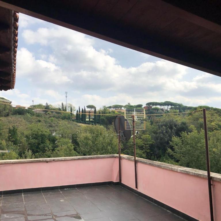 Piccolo attico con splendida vista - Casa di Sofia - Appartamento con 1 Camera da Letto - 2