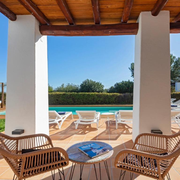 Villa in Ibiza Town Sleeps 12 - Villa - 14