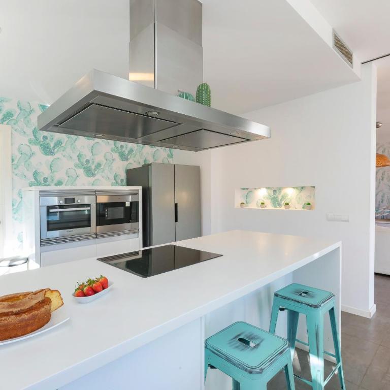 Villa in Ibiza Town Sleeps 12 - Villa - 20