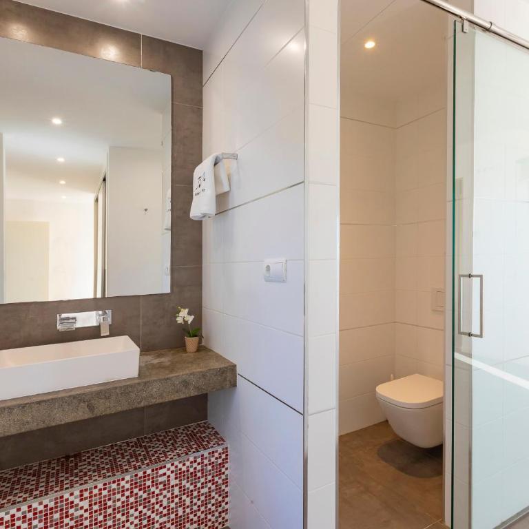 Villa in Ibiza Town Sleeps 12 - Villa - 22