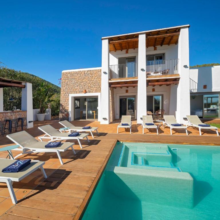 Villa in Ibiza Town Sleeps 12 - Villa - 41