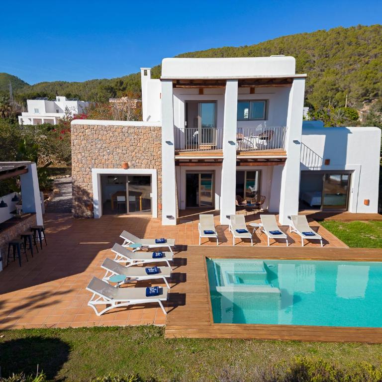 Villa in Ibiza Town Sleeps 12 - Villa - 42