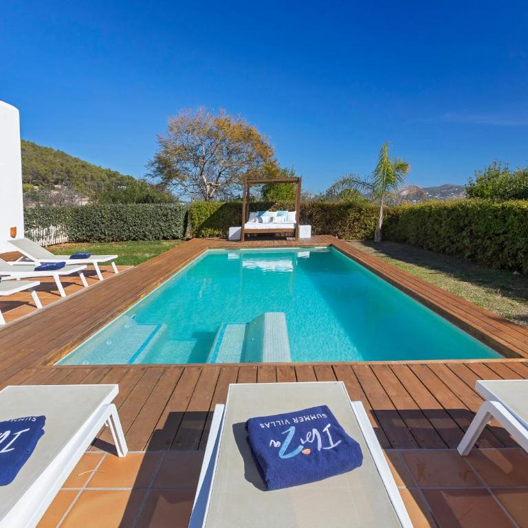 Villa in Ibiza Town Sleeps 12 - Villa - 43