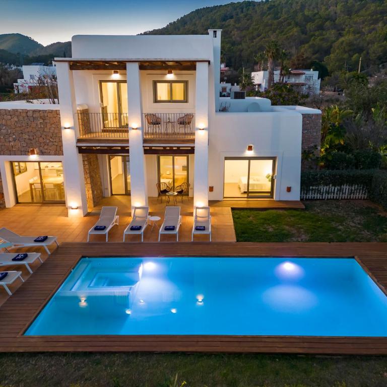 Villa in Ibiza Town Sleeps 12 - Villa - 55