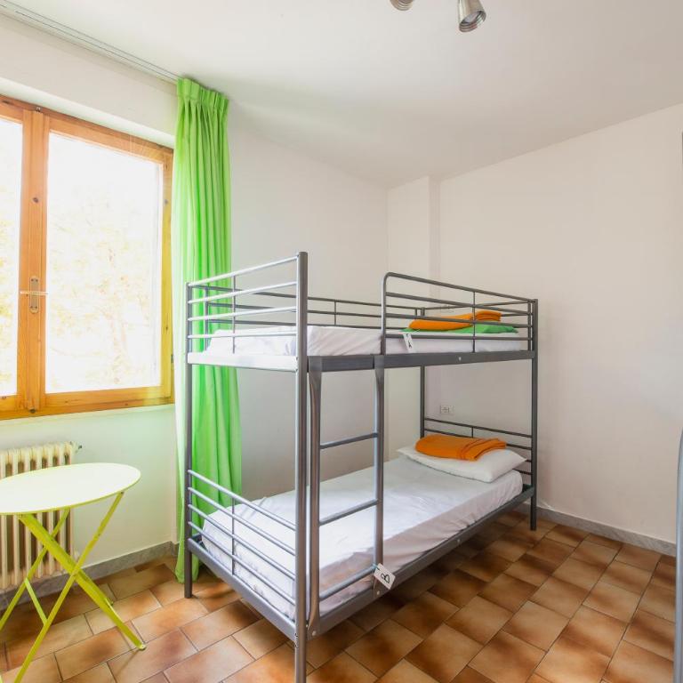 Safestay Pisa Centrale - Posto Letto in Dormitorio Misto con 4 Letti e Bagno Interno - 15