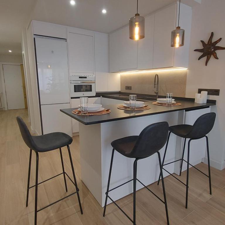Granada Center Apartament - Three-Bedroom Apartment - 13