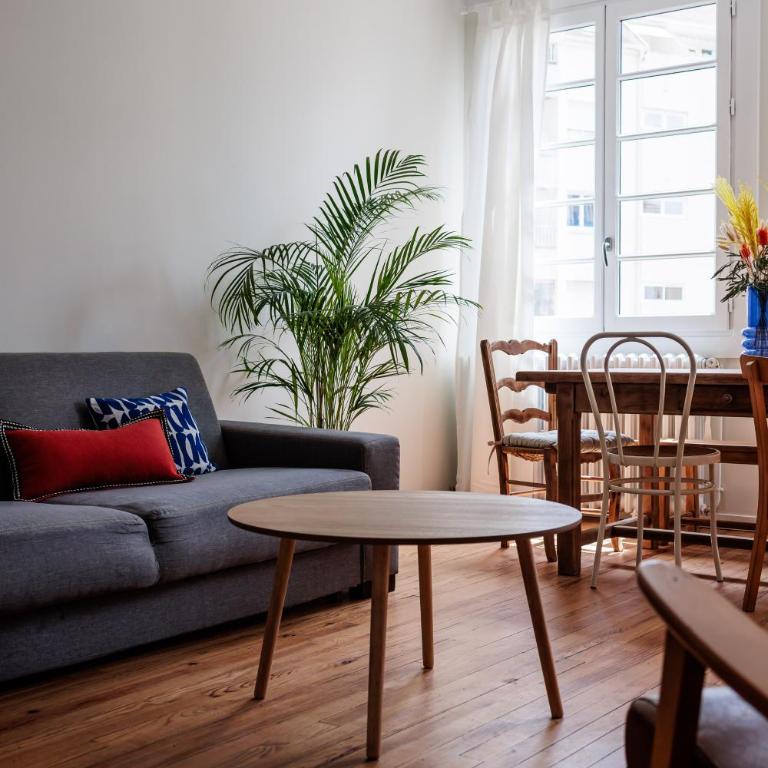 4 pers - 2 chambres - Parking gratuit proche - Appartement 2 Chambres avec Balcon - 3