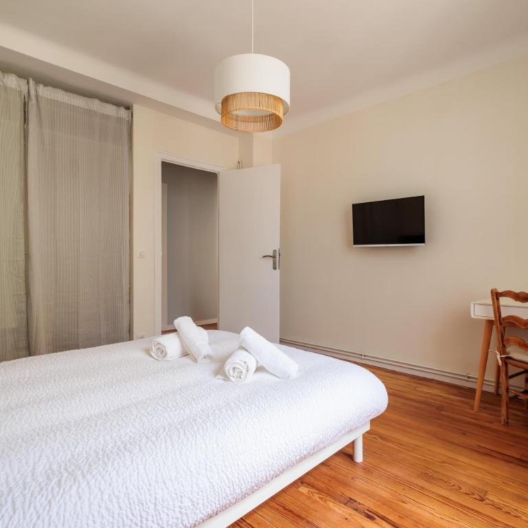 4 pers - 2 chambres - Parking gratuit proche - Appartement 2 Chambres avec Balcon - 21