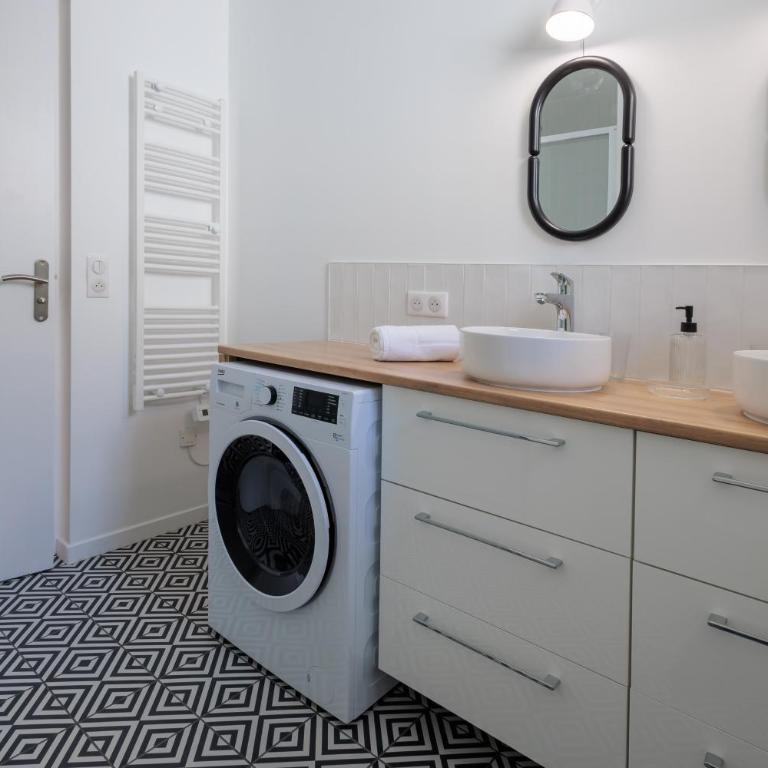4 pers - 2 chambres - Parking gratuit proche - Appartement 2 Chambres avec Balcon - 25