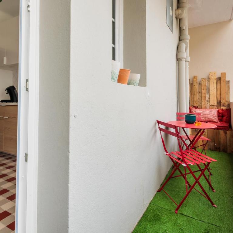 4 pers - 2 chambres - Parking gratuit proche - Appartement 2 Chambres avec Balcon - 33