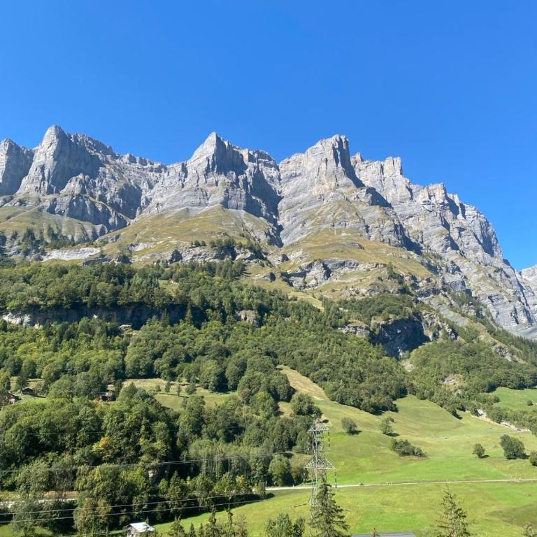 Studio magnifique avec terrasse spacieuse Loèche-les-Bains Vacances - Apartamento de 1 dormitorio - 25