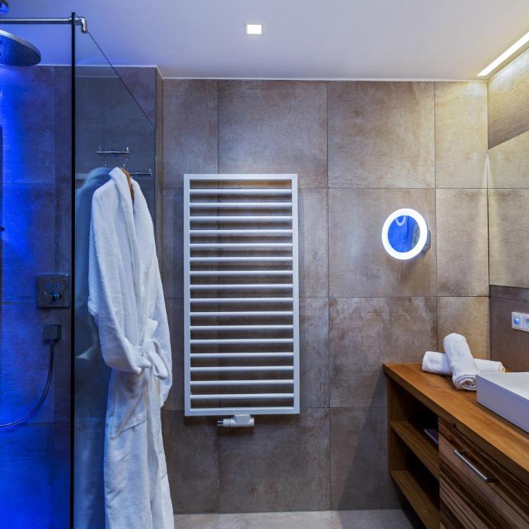 Hotel Neuhaus - Junior Suite mit Balkon - 2