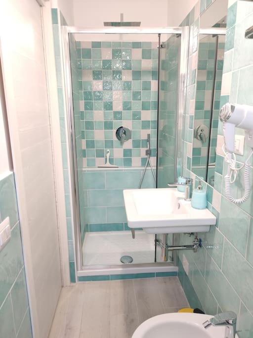 Sunnyhome- Ostia Lido vista mare 2 bagni - Casa con 2 Camere da Letto - 35