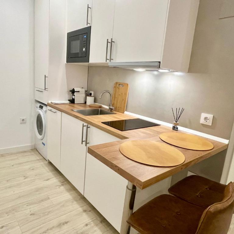 Puerta del Sol House - One-Bedroom Apartment - 10