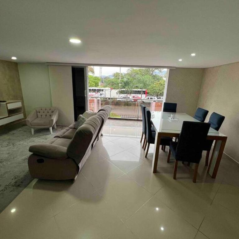 Apto 4 habitaciones privadas 140mtros - One-Bedroom Apartment - 2