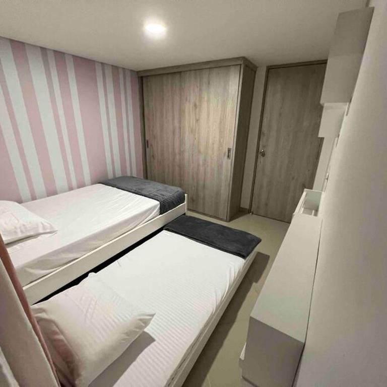 Apto 4 habitaciones privadas 140mtros - One-Bedroom Apartment - 13