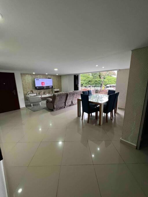 Apto 4 habitaciones privadas 140mtros - One-Bedroom Apartment - 16
