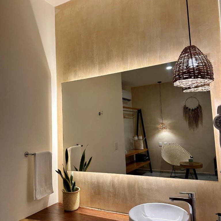 Casa Bicachi - Adults Only - Habitación con cama grande y balcón - 9