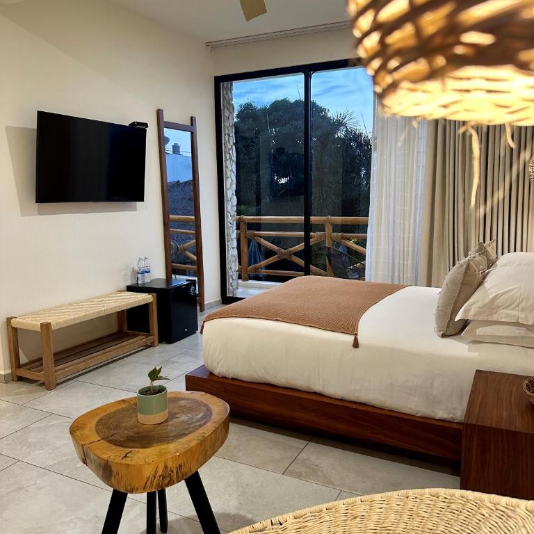 Casa Bicachi - Adults Only - Habitación con cama grande y balcón - 1
