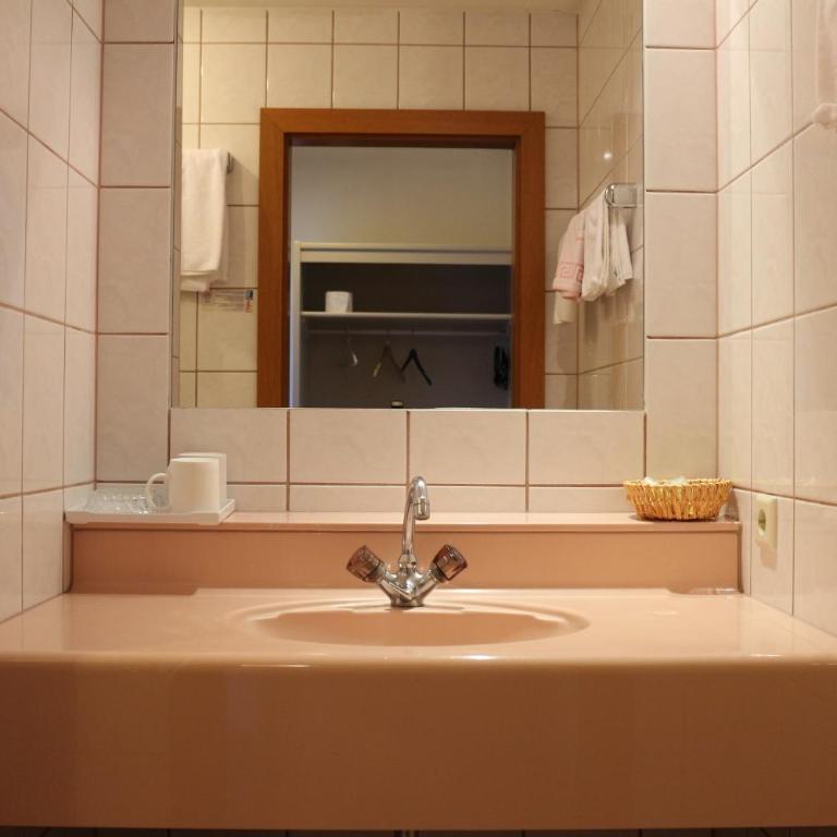 Hotel Wasserpalast - breakfast for free!!! - Doppel- oder Zweibettzimmer - 4